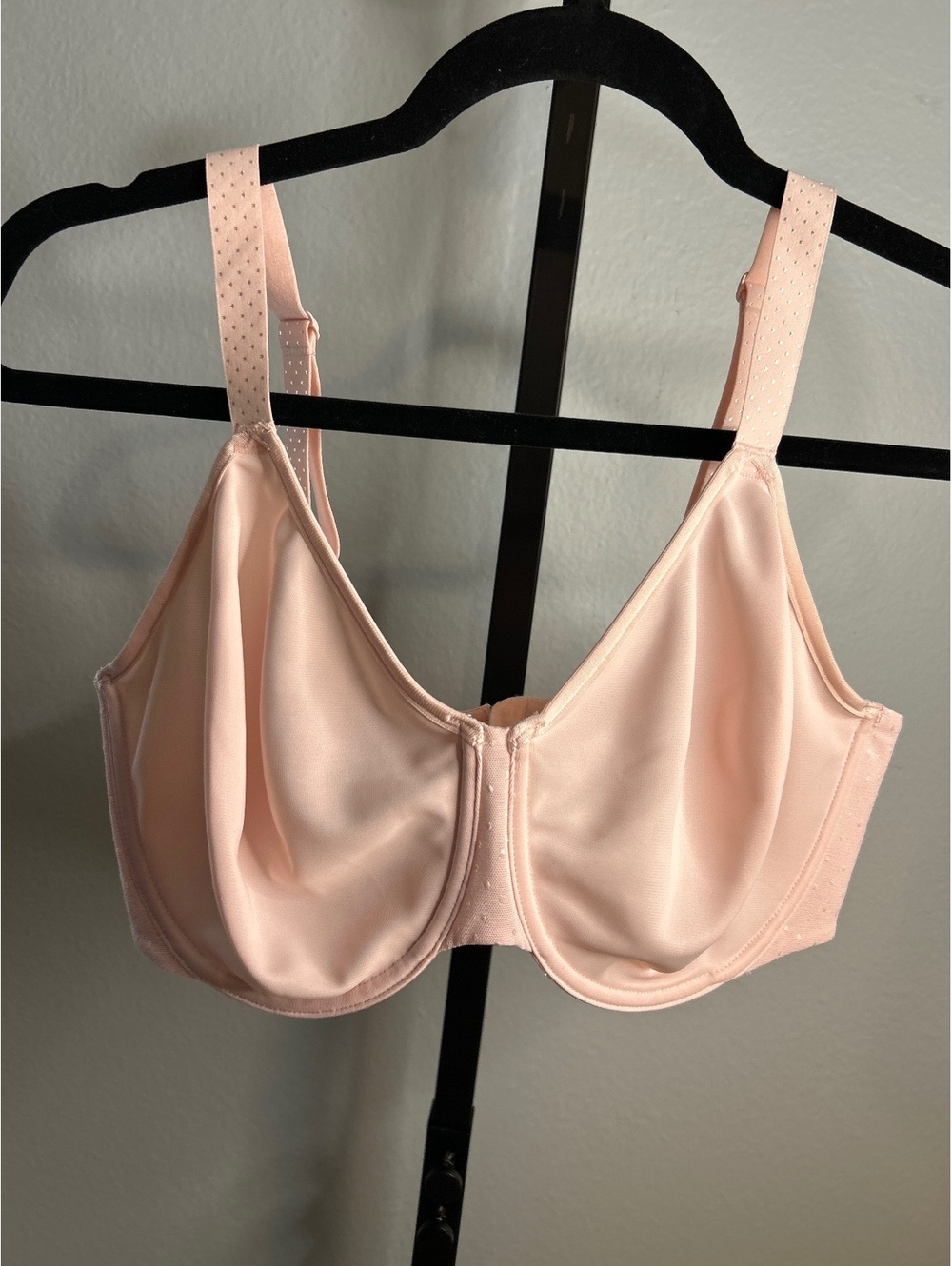 Wacoal Light Pink Underwire Bra Size 36DD with Adjustable Straps